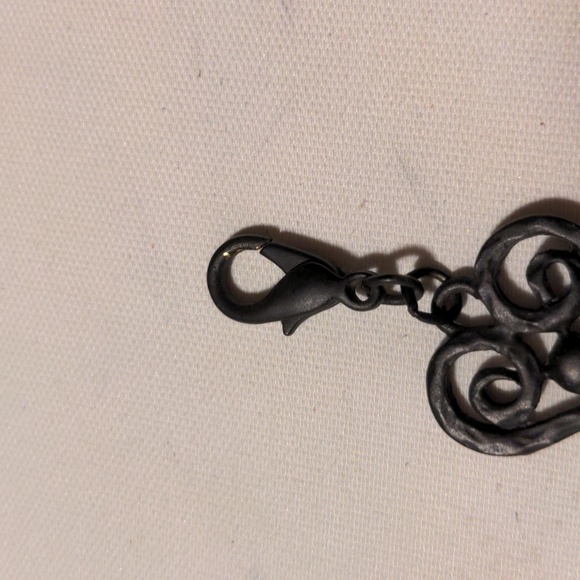 Gothic Black Heart Metal Necklace - Picture 5 of 8